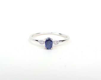 Sapphire Diamond Ring / 14k White Gold Sapphire Ring / Diamond Sapphire Ring / Sapphire Engagement Ring / Dainty Diamond Sapphire Ring