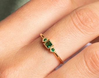 Emerald ring, Dainty ring, Gold ring, Silver ring, Gold emerald cz, Delicate ring, Minimalist ring, Promise ring, Engagement ring