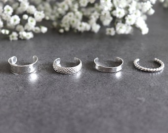 Sterling Silver Toe Ring | Hand Textured Hammered Toe Ring | Minimalistic Jewellery | Minimal Everyday Jewellery | Foot Jewellery