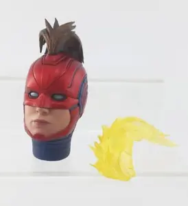 Hot Toys 1/6 Scale MMS522 Captain Marvel Deluxe LED Helmeted Head + Mohawk hair